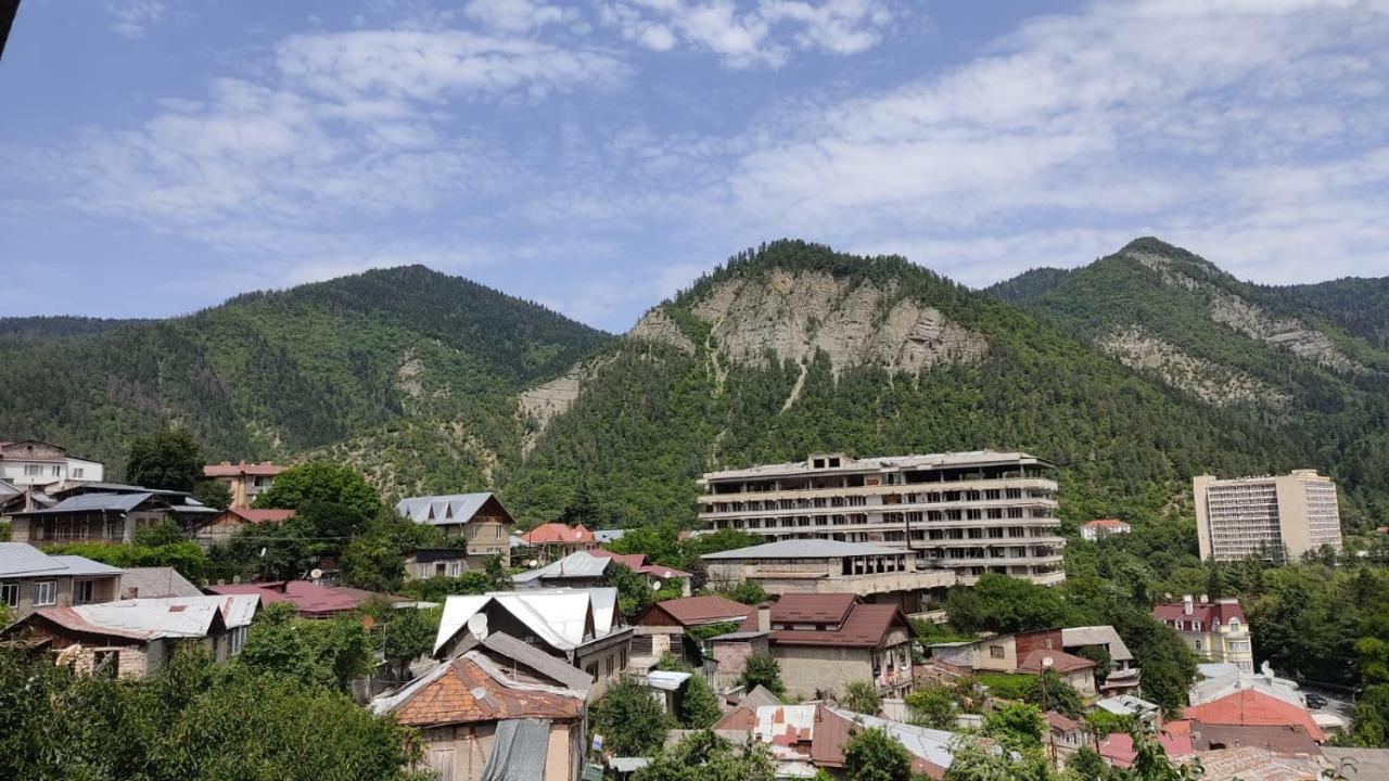 Отель Borjomi Nest Экстерьер фото